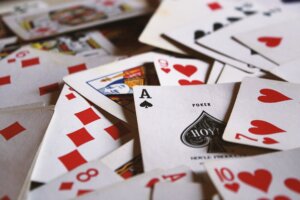 Lär dig hur du spelar kortpelet dam